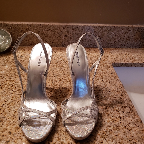 Shoes - Picture 2 of 3